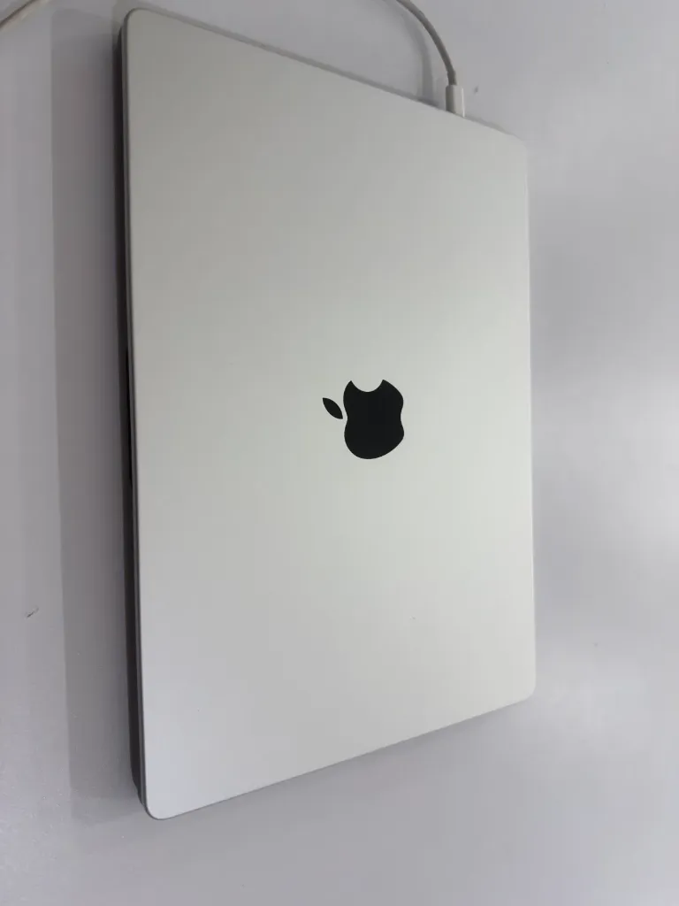 [521457] MacBook Pro (14" 2023, M3 Pro) | 18GB RAM | 512GB | | Silver Screen -Space black bottom | Battery health 100% | Grade A | 1 Year Warranty